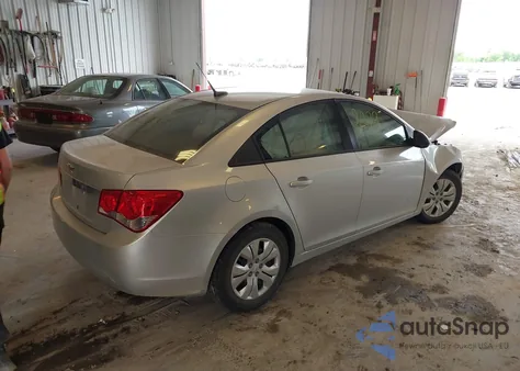 2014 Chevrolet Cruze Ls z USA, uszkodzony, nr VIN 1G1PA5SH1E7267814